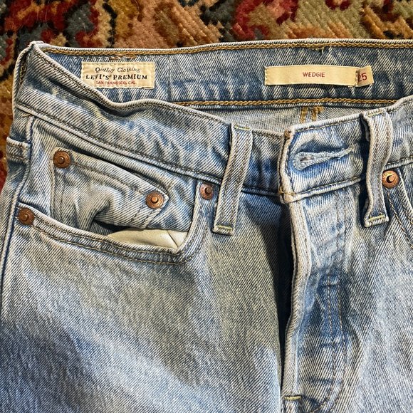 Levi's® Premium WEDGIE STRAIGHT FIT WOMEN'S JEANS - Picture 4 of 7